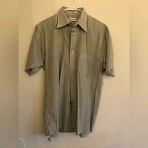 Men’s Pinstripe ShortSleeve Dress Shirt